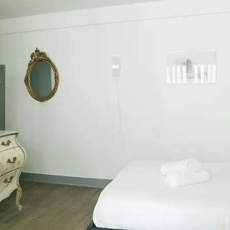 Arc De Triomphe-champs Elysees Apartment